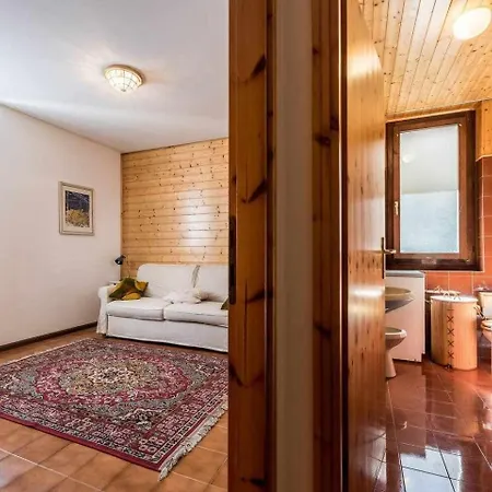 Casa Delle Ortensie Calceranica Al Ospitar Apartment