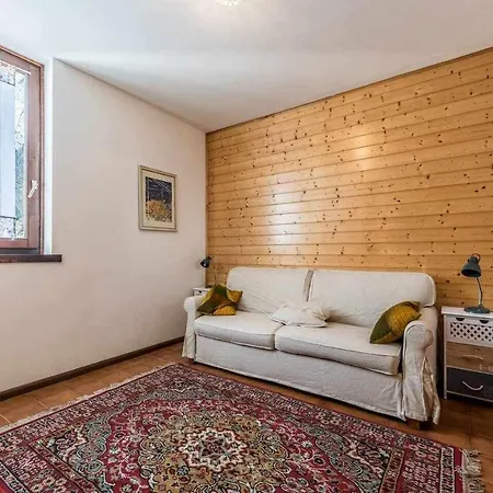 Casa Delle Ortensie Calceranica Al Ospitar Calceranica al Lago
