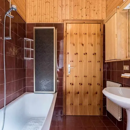 Casa Delle Ortensie Calceranica Al Ospitar